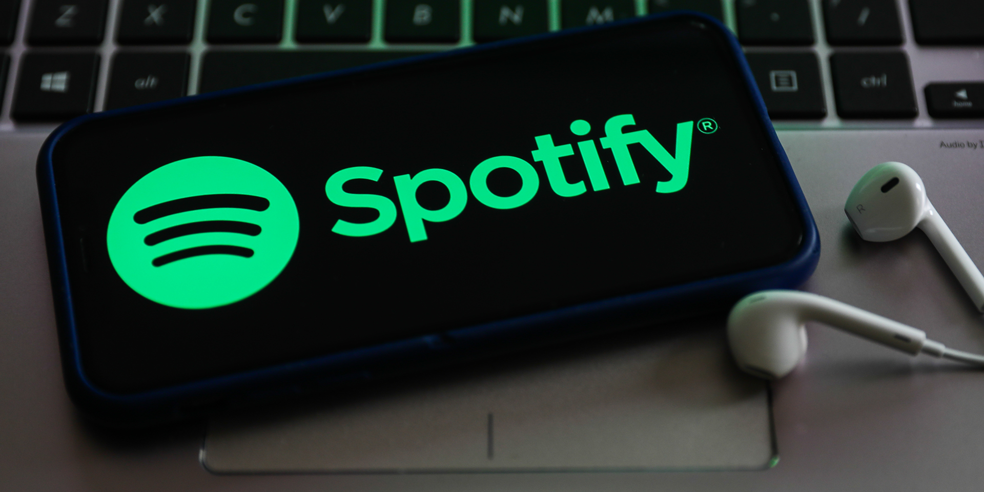 Сервис spotify. Spotify premium. Spotify швеция. Стриминговый сервис spotify. Спотифай надпись.
