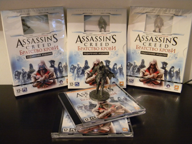 Ключ активации assassin creed. Assassins Creed Brotherhood подарочное издание. Книга Assassins Creed Кровное братство. Коллекционное издание Assassins Creed Brotherhood. Плати Маркет ассасин Крид.
