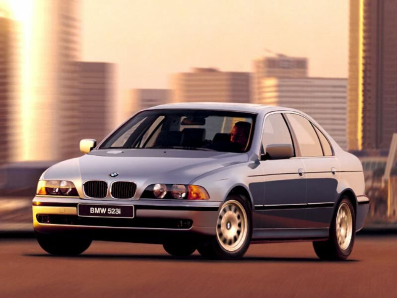 Фото-обои на тему авто "BMW" на Ваш рабочий стол.