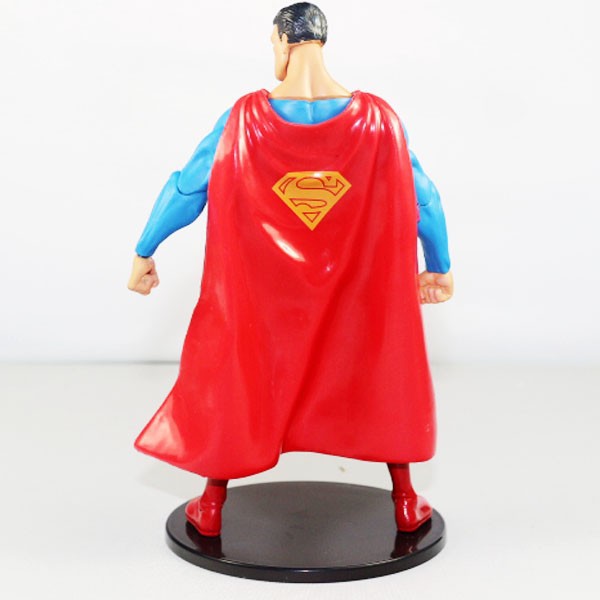 Фигурка супергероя Супермэн коллекционная игрушка 18 см