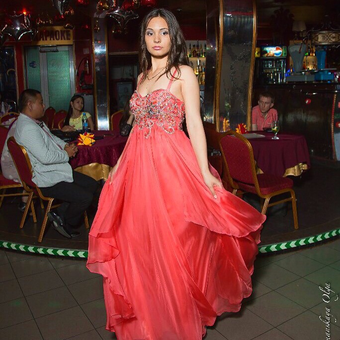 Мелисса S Sherri Hill коралл шифон красное длинное 3500