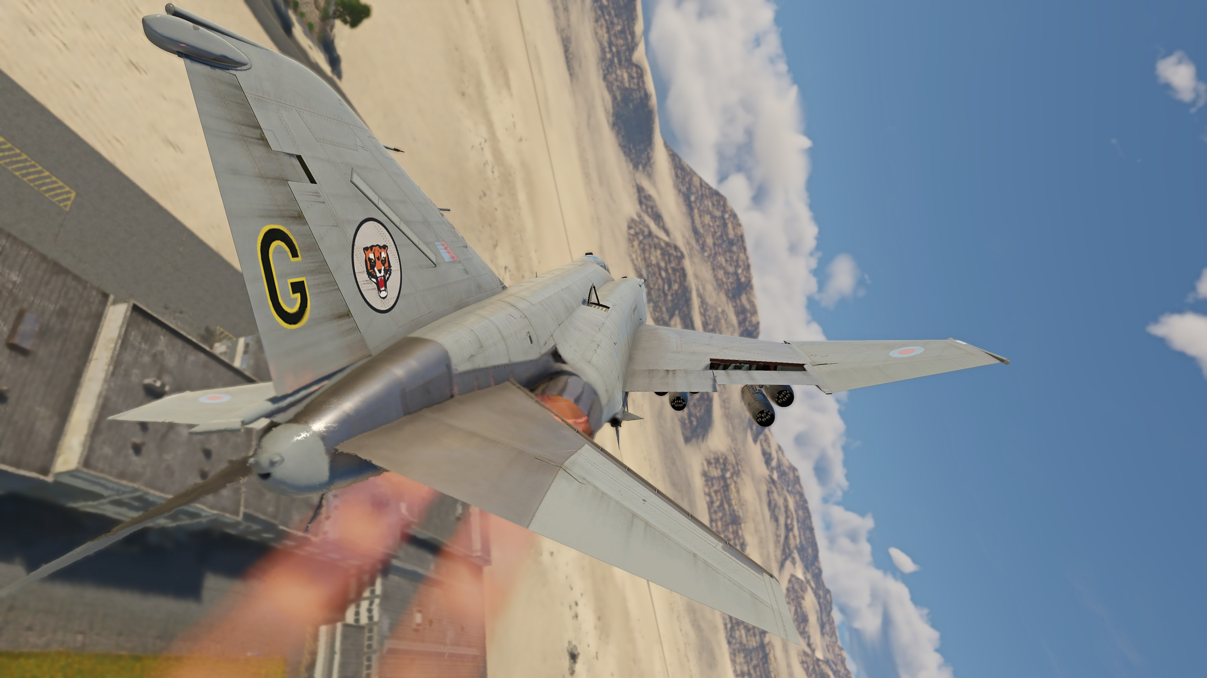 Скриншот 🧨War Thunder- Набор F-4J(UK) Phantom II Xbox Активация